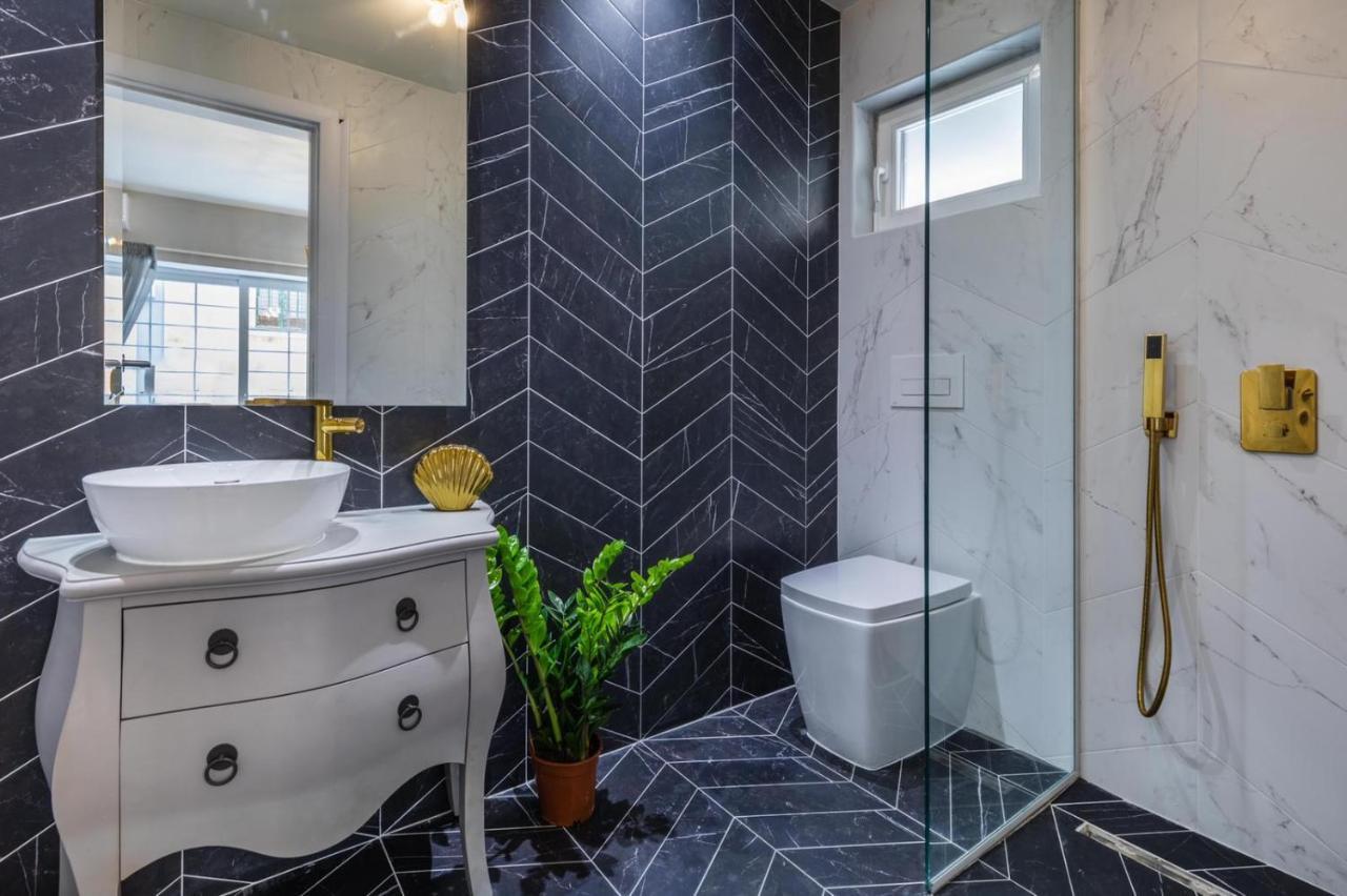 New & Unique Apartment - A 5 Minutes Ferry To Capital City Of Valletta Senglea Exteriör bild