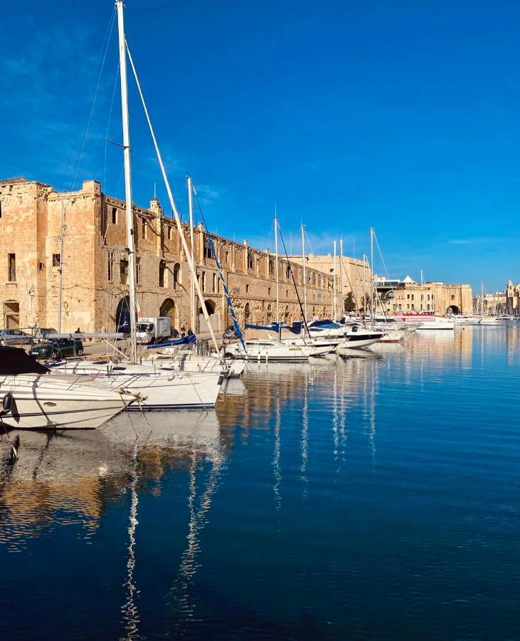 New & Unique Apartment - A 5 Minutes Ferry To Capital City Of Valletta Senglea Exteriör bild